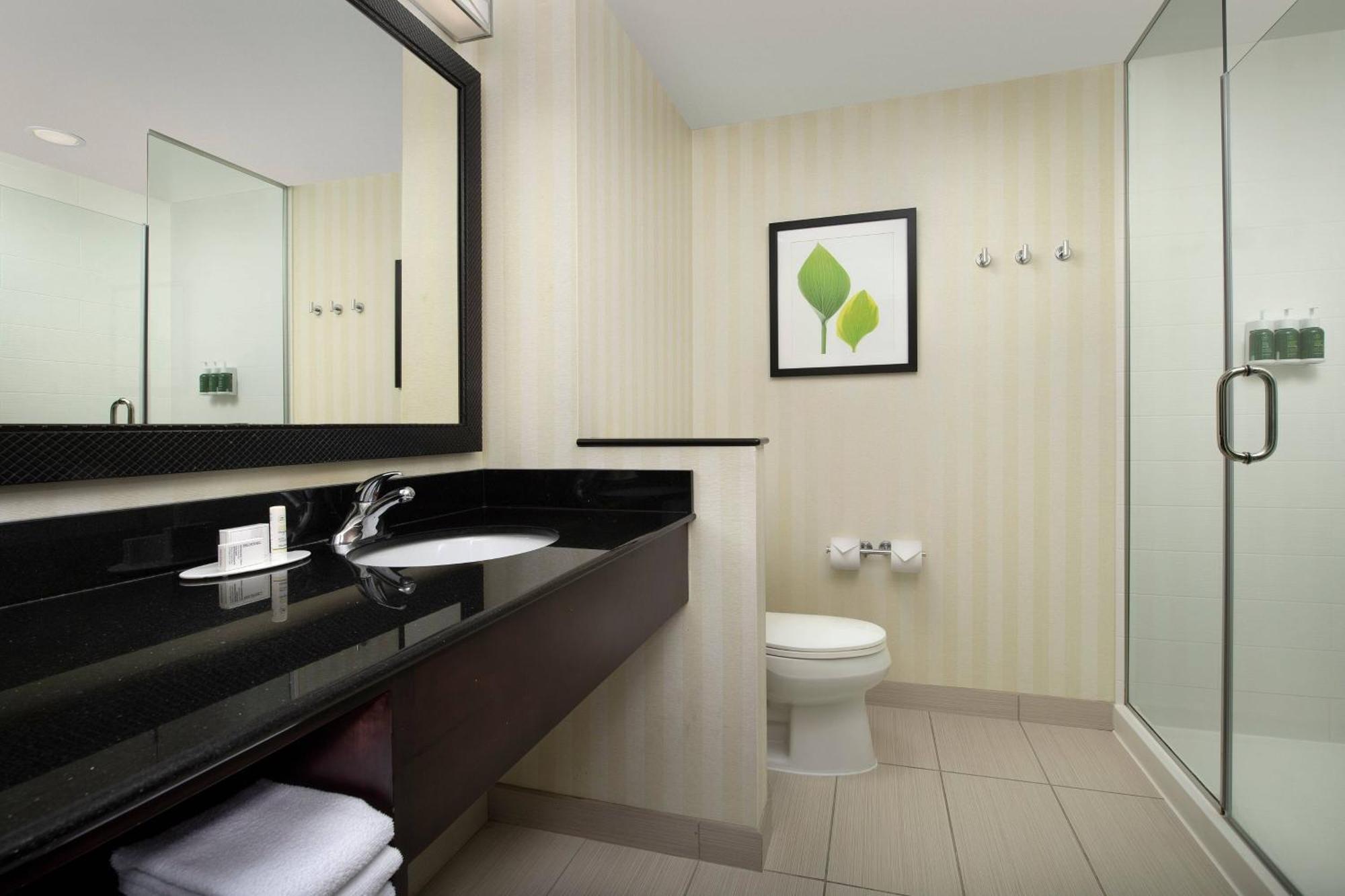 Fairfield & Baltimore Bwi Airport Hotel